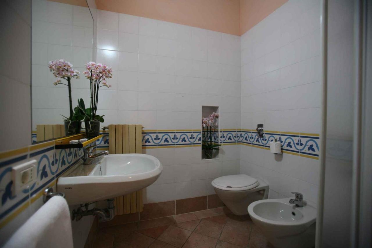Holiday Homes In Sirmione/Gardasee 22174 Ngoại thất bức ảnh